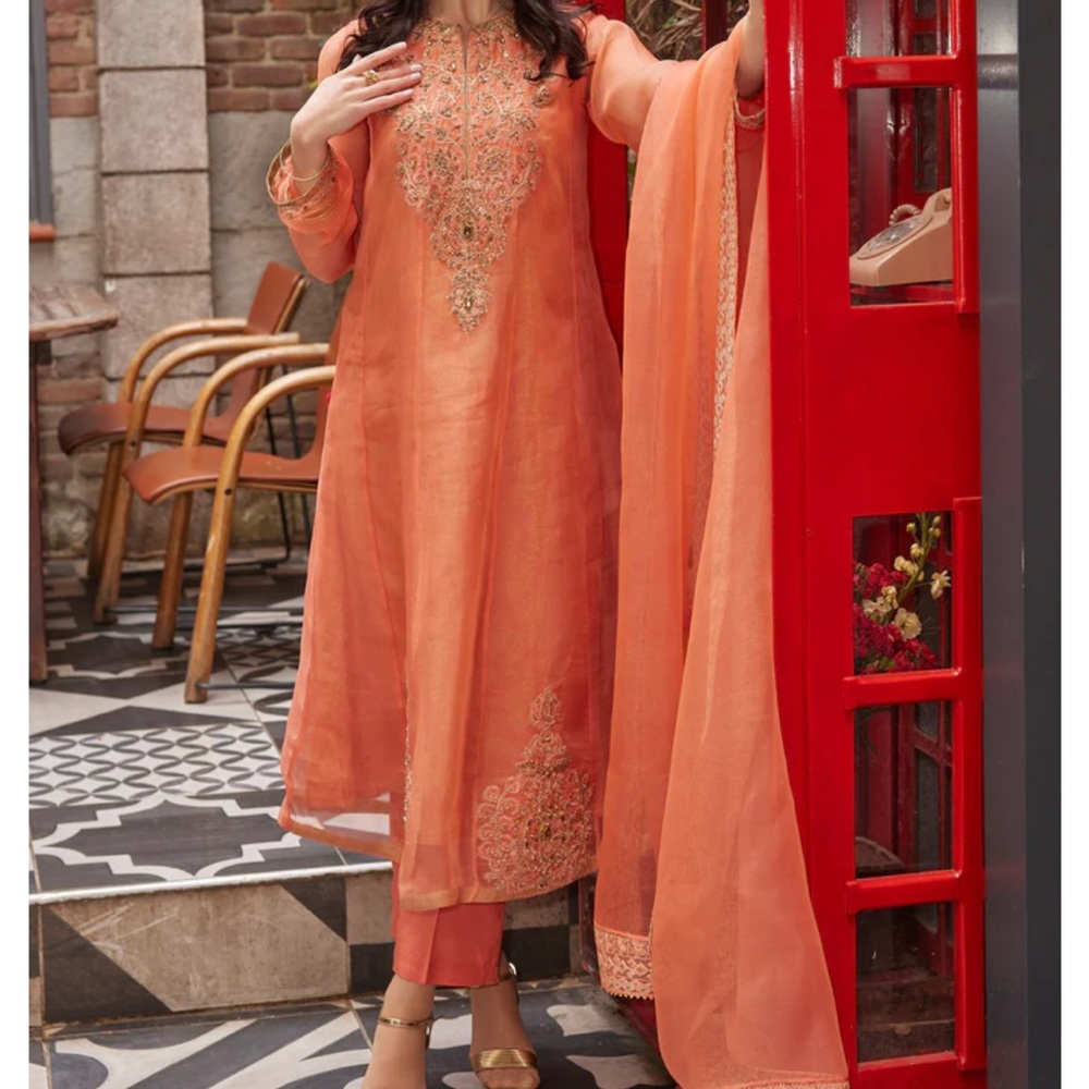 Chinyere 3 piece Medium dress. Perfect for Eid Or party.